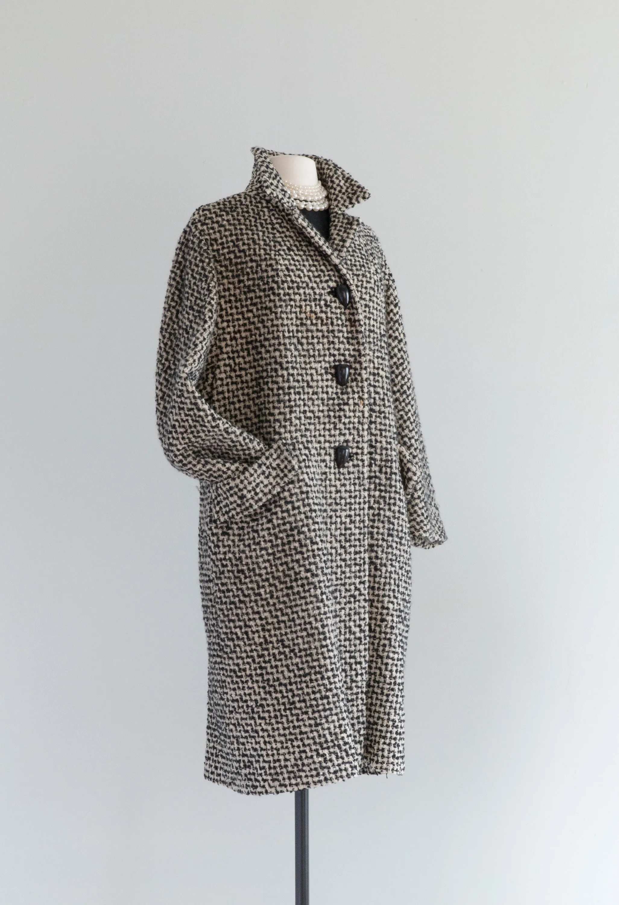 Chic 1960's Chunky COZY Wool Tweed Coat / ML