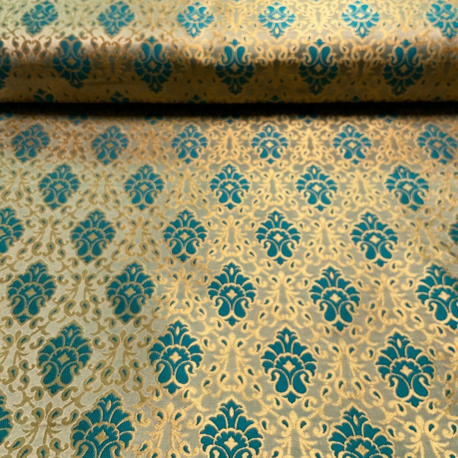 Ornamental Damask Brocade Wedding Banarsi Fabric 130 cm wide  M1565