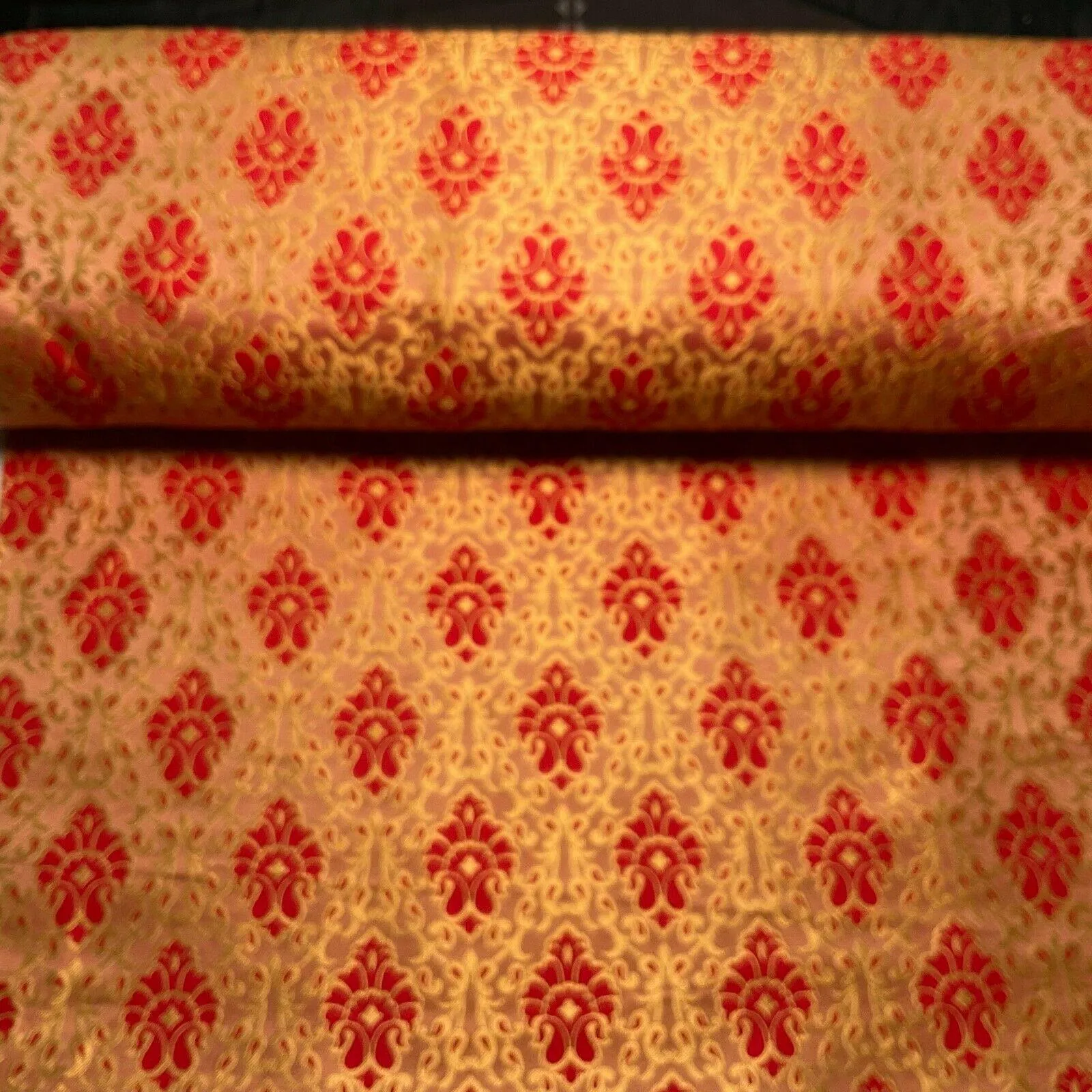 Ornamental Damask Brocade Wedding Banarsi Fabric 130 cm wide  M1565