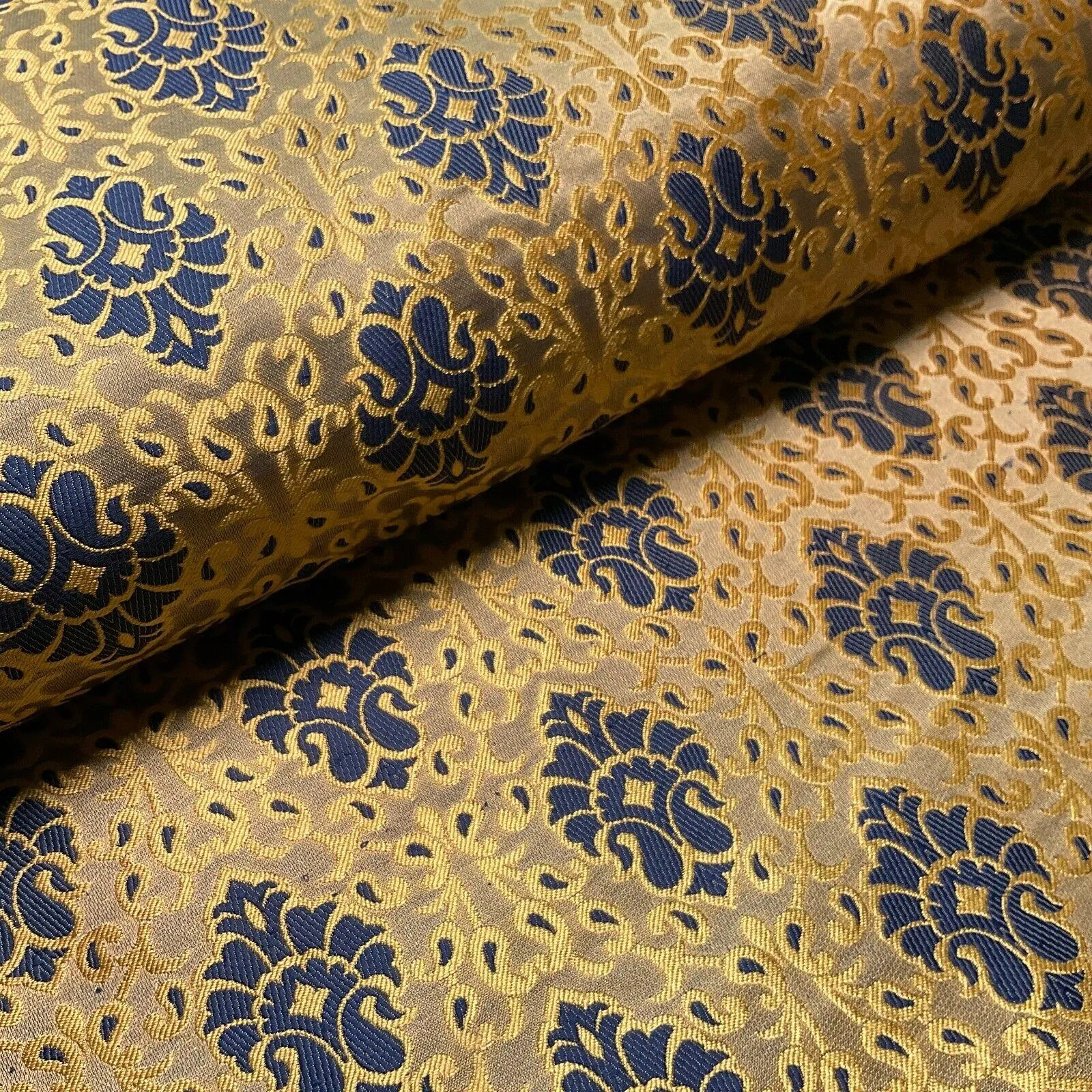 Ornamental Damask Brocade Wedding Banarsi Fabric 130 cm wide  M1565