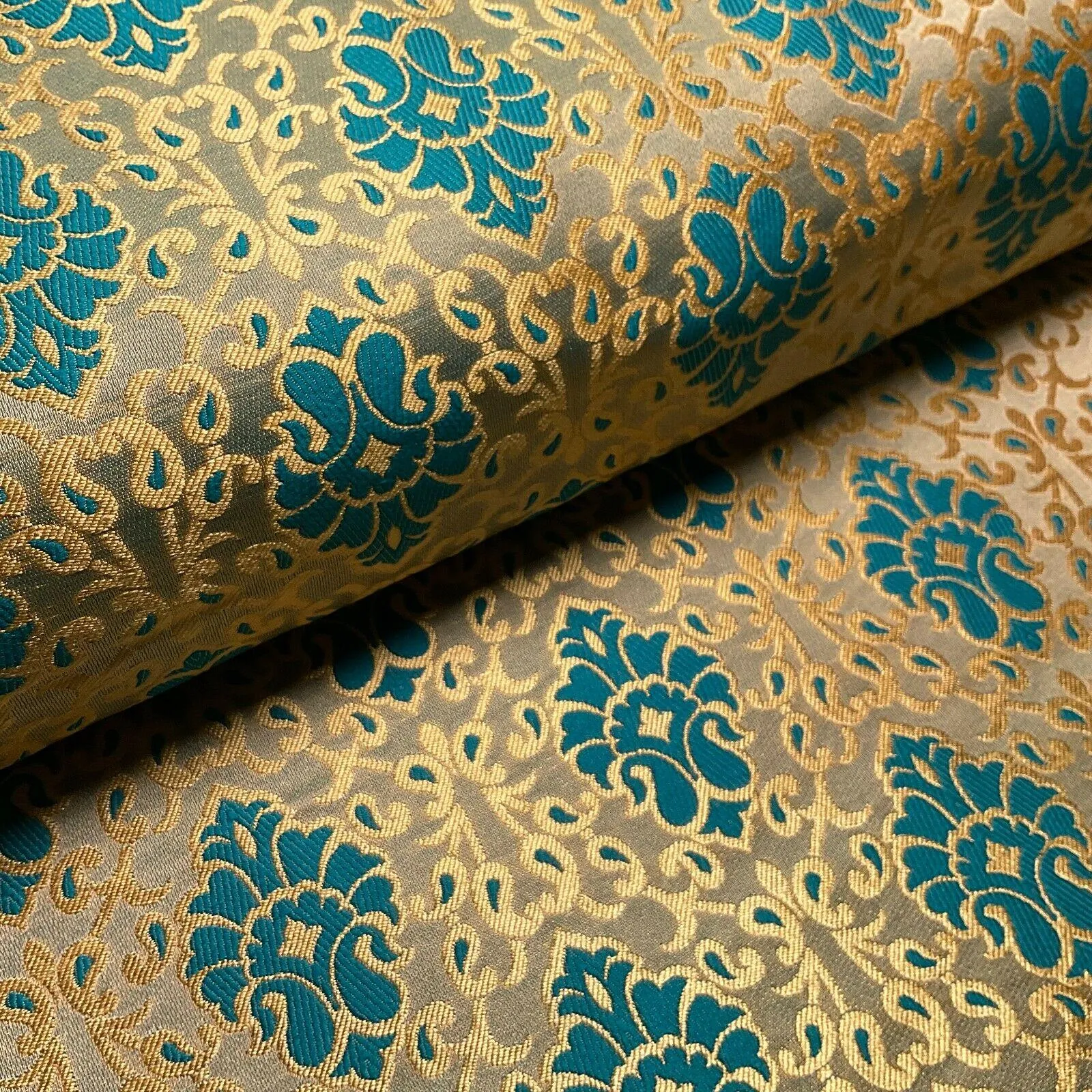 Ornamental Damask Brocade Wedding Banarsi Fabric 130 cm wide  M1565