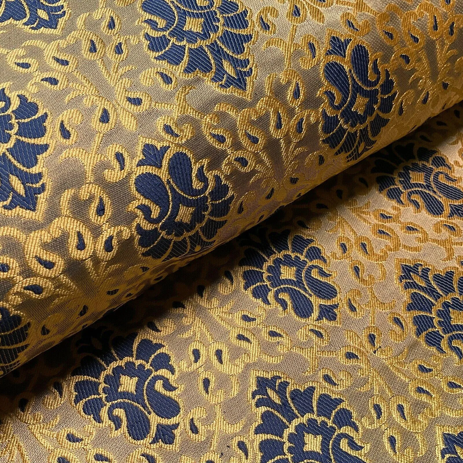 Ornamental Damask Brocade Wedding Banarsi Fabric 130 cm wide  M1565